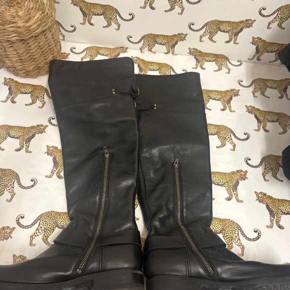 Tall Frye black leather boots - size 7 1/2 - Picture 3 of 5